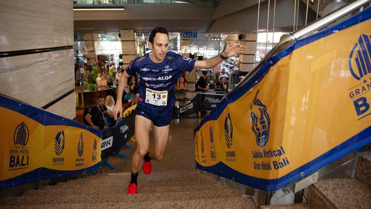 Angel López Amor durante la subida al hotel Bali de Benidorm