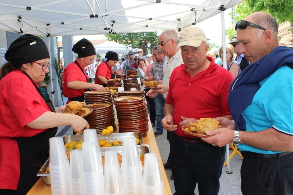 La XVIII edición de la fiesta gastronómica coincide con la celebración del Concurso-Exposición de Espantallos na Ruta do Río Barbeira.