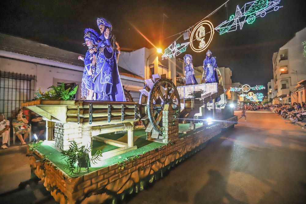 Espectacular entrada de Mora de las fiestas de Almoradí 2019