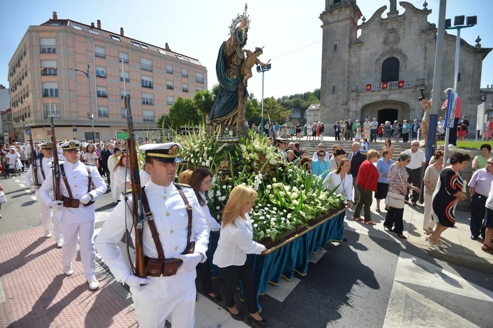 Los devotos rinden culto a la Virgen de la Renda