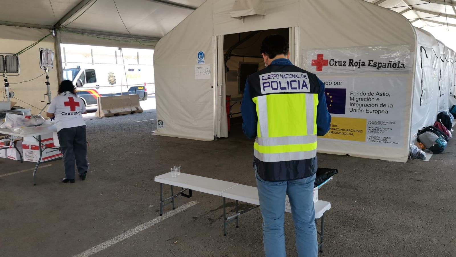 Llegan cinco pateras con 77 personas a la provincia de Alicante en menos de 24 horas