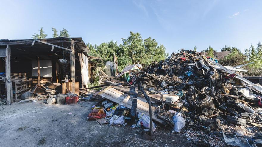 Los vecinos de O Vinteún urgen más control en el poblado: “Arde dos o tres veces al año”