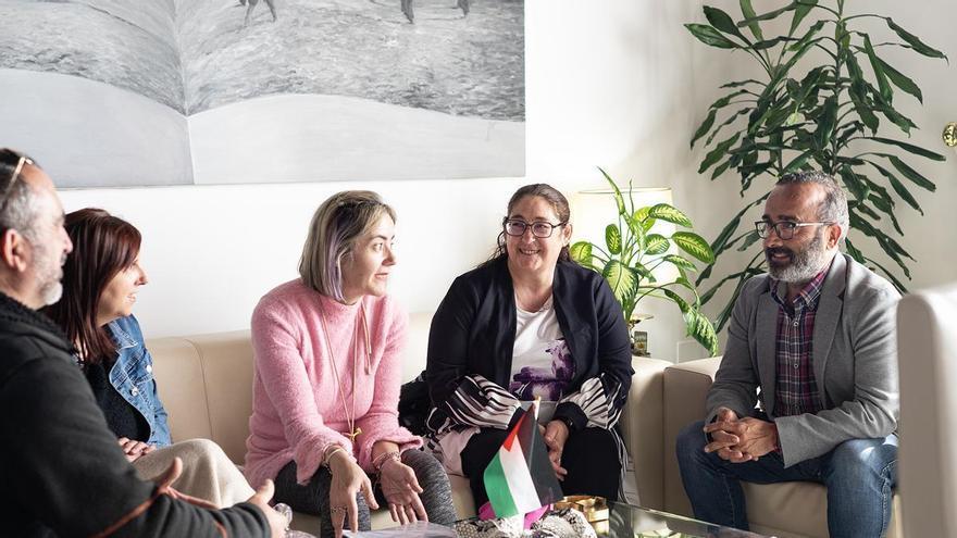 Rutas a caballo, mercadillos y música: la III Feria de la Cereza y la Ciruela promete un mayo lleno de sabor en el Valle del Ambroz