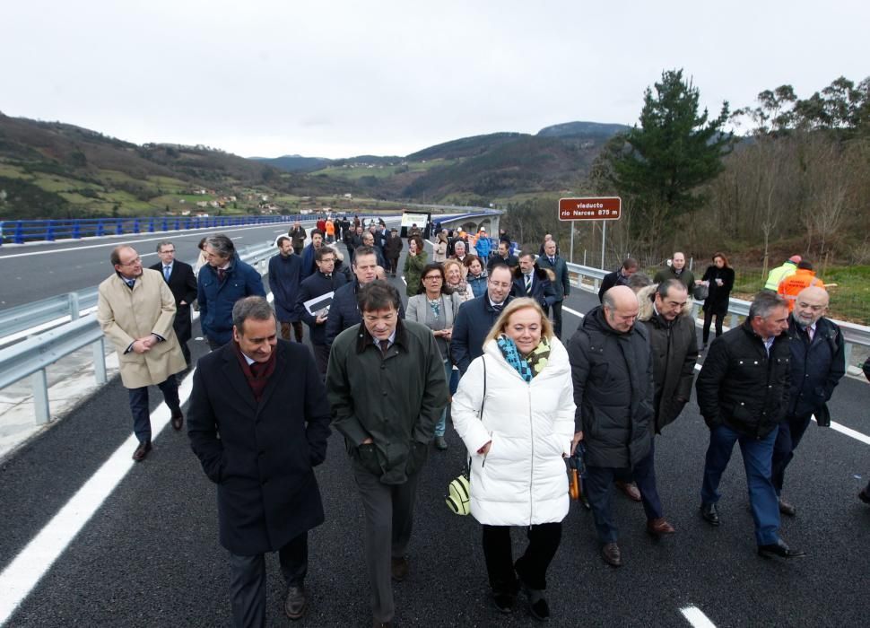 De la Serna y Javier Fernández acuden a la apertura del tramo de autovía A-63 entre La Doriga y Cornellana