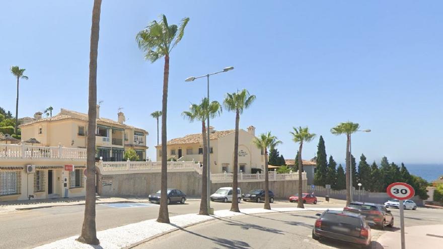 Fallece tras colisionar su vehículo con una palmera en Mijas