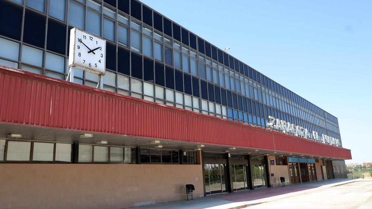 La antigua estación del Portillo de Zaragoza, sin uso como tal desde el año 2003.
