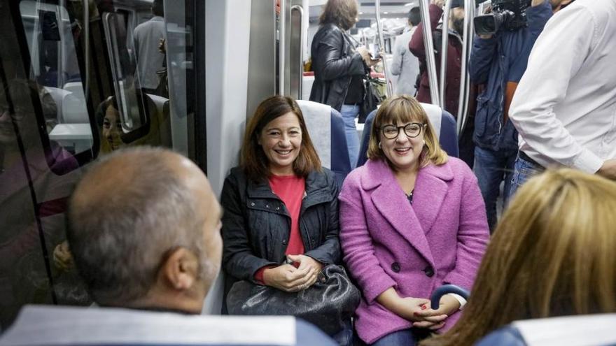 Bei ihrer Einweihungsfahrt am Montag (29.10.) blieben Balearen-Präsidentin Francina Armengol (l.) und Vize Bel Busquets von Pannen verschont