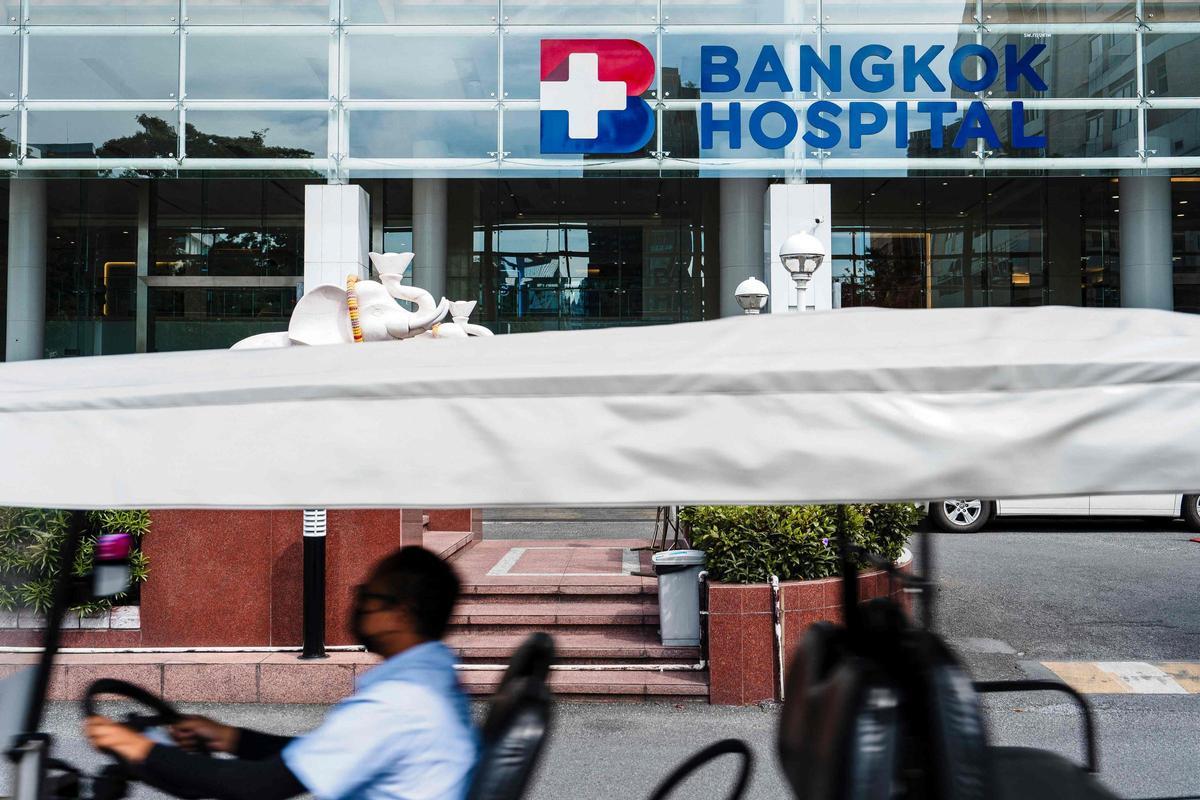 Hospital de Bangkok donde se recuperan varios turistas envenenados por consumo de alcohol adulterado