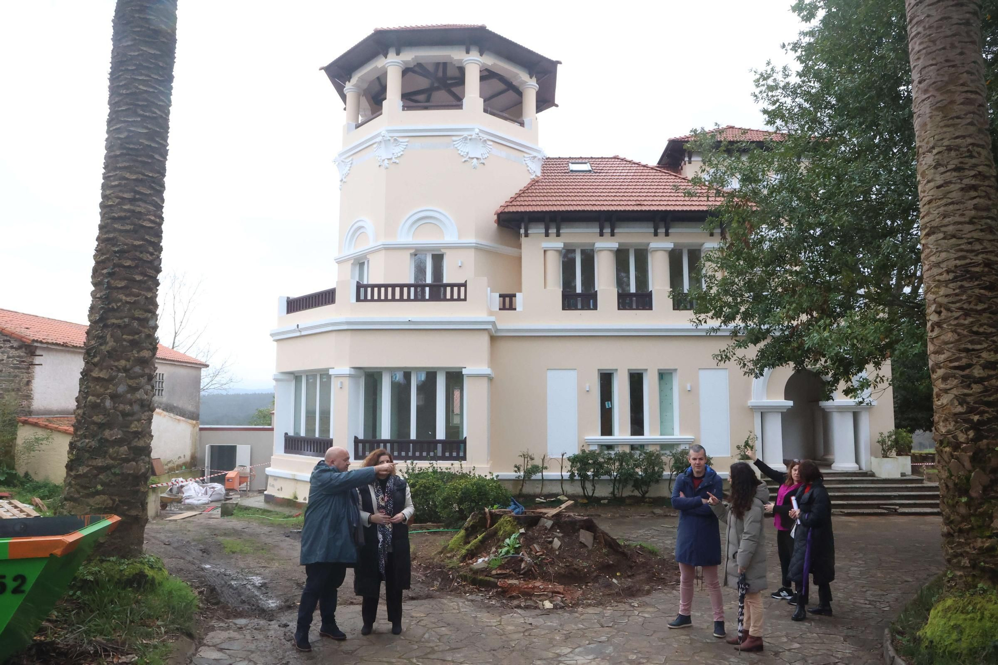 Visita a Finca Os Loureiros, sede del futuro Pazo da Cultura de Abegondo