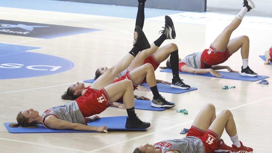 La selección española femenina de baloncesto ya está en Córdoba