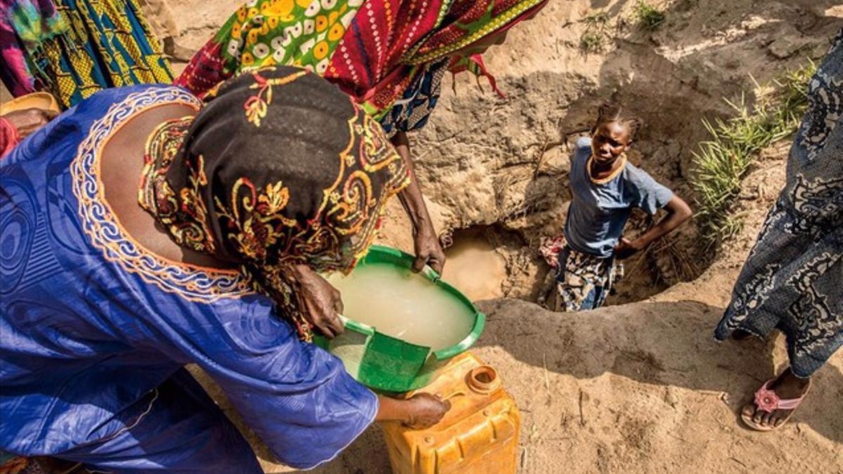 La vida de las mujeres en la República Centroafricana gira alrededor del agua.