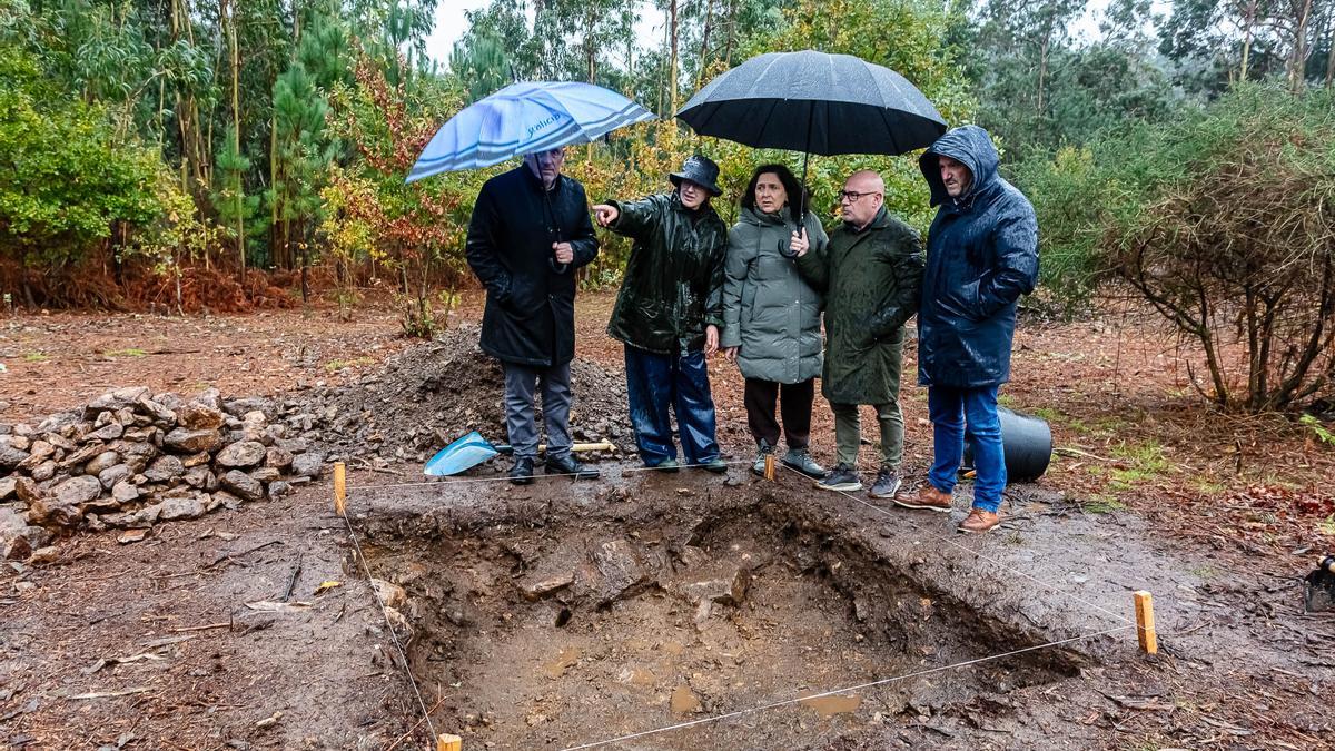 POBRA CASTRO | Escavan o castro da Croa na Pobra para afondar na orixe dos praestamáricos
