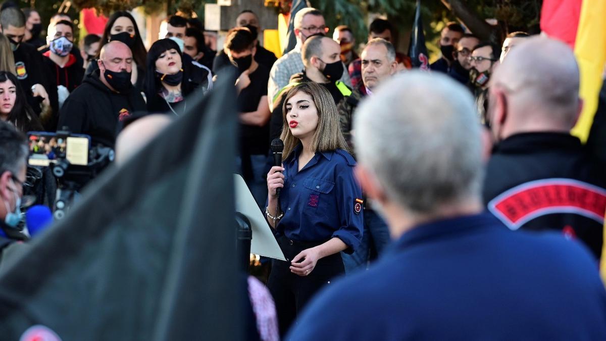 Isabel M. Peralta en el acto homenaje a la División Azul.