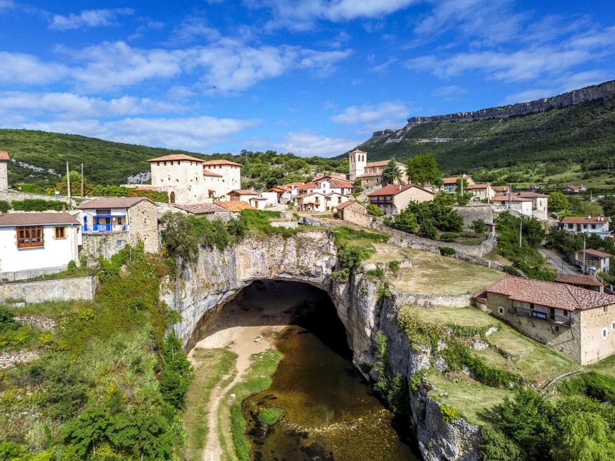 Puentedey es uno de los pueblos más curiosos del territorio