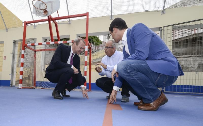 17/07/2018 LAS PALMAS DE GRAN CANARIA. visita Alcalde Augusto Hidalgo al Centro Cívico del Barranquillo don Zoilo. FOTO: J. PÉREZ CURBELO  | 17/07/2018 | Fotógrafo: José Pérez Curbelo