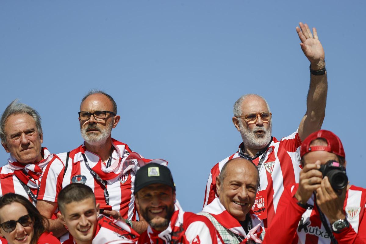 El Athletic celebra la Copa del Rey con una afición volcada con la gabarra. El Athletic celebra la Copa del Rey con una afición volcada con la gabarra.