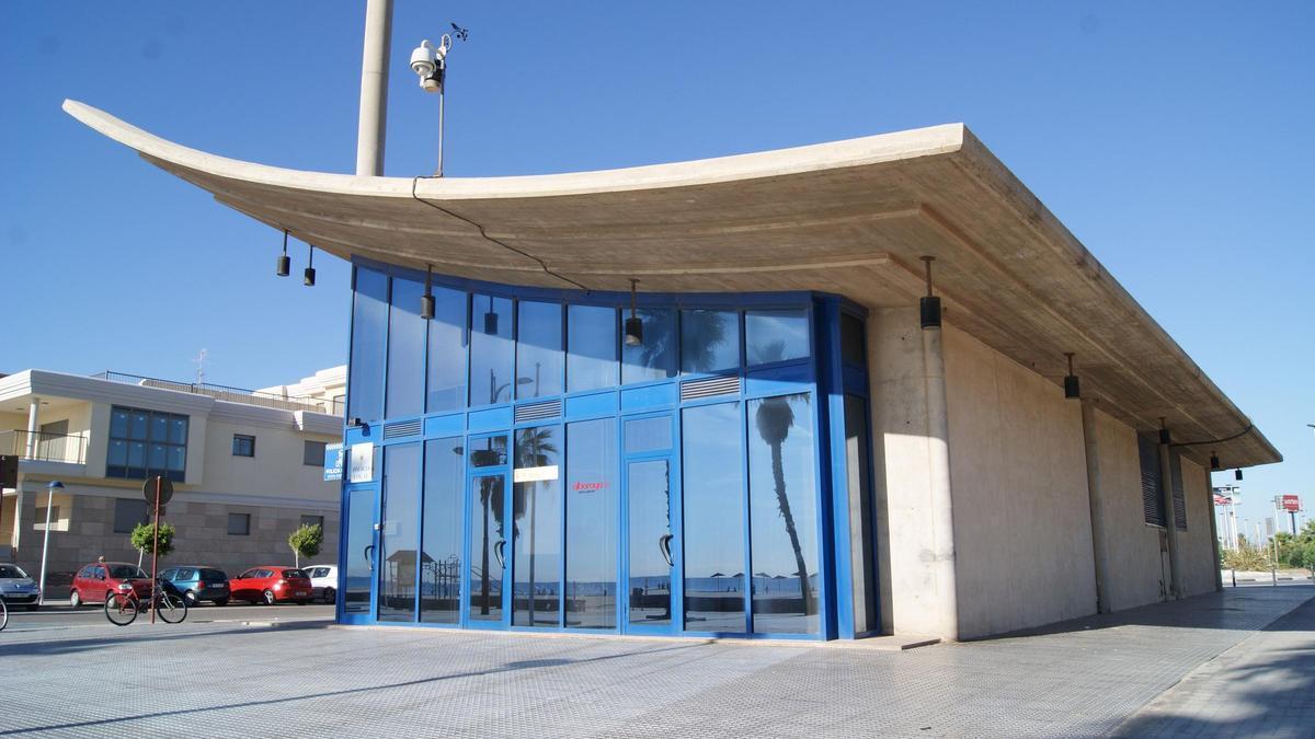 Retén de la Policía Local de Alboraia, en la playa.