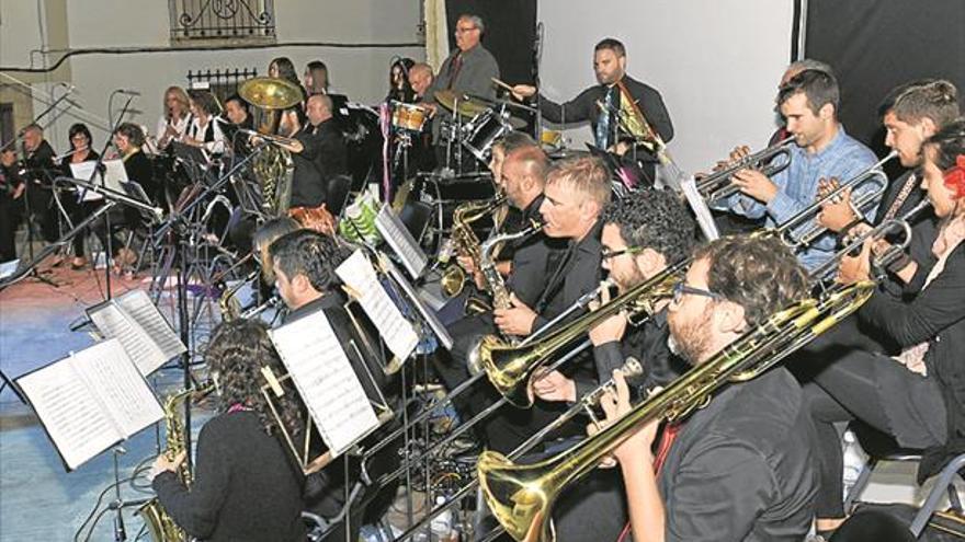 Catí ensalza sus tradiciones en su variada semana grande estival