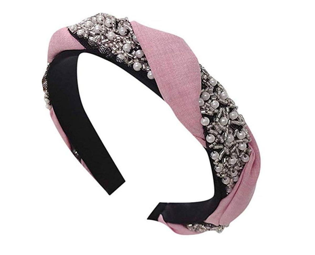 Diadema rosa con pedrería de Amazon (precio: 1,64 euros)