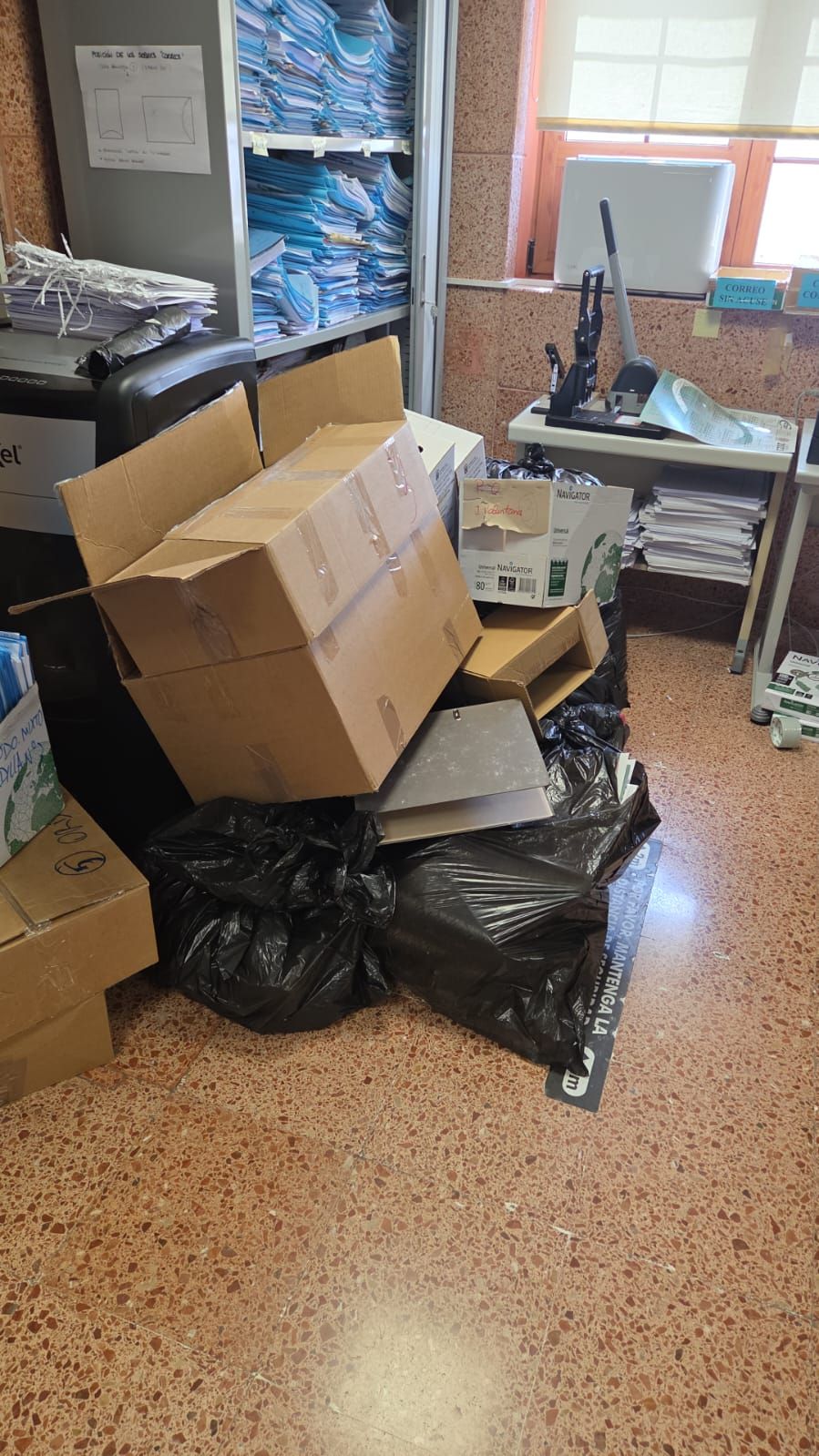 Suciedad acumulada en los juzgados de Granadilla de Abona y La Orotava