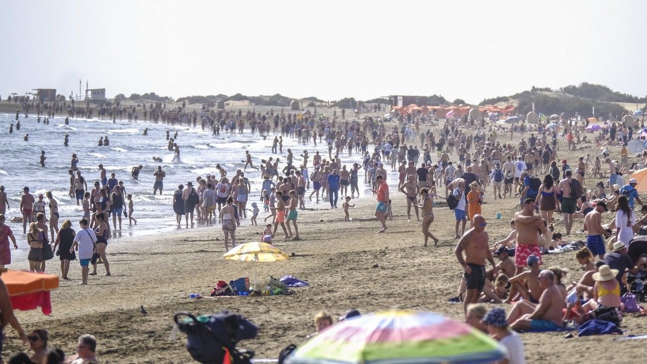 Primer baño de 2023 en las playas del sur de Gran Canaria