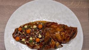 Uno de los platos que puedes encontrar en uno de los restaurantes de Barcelona recién galardonado con un Sol Repsol.