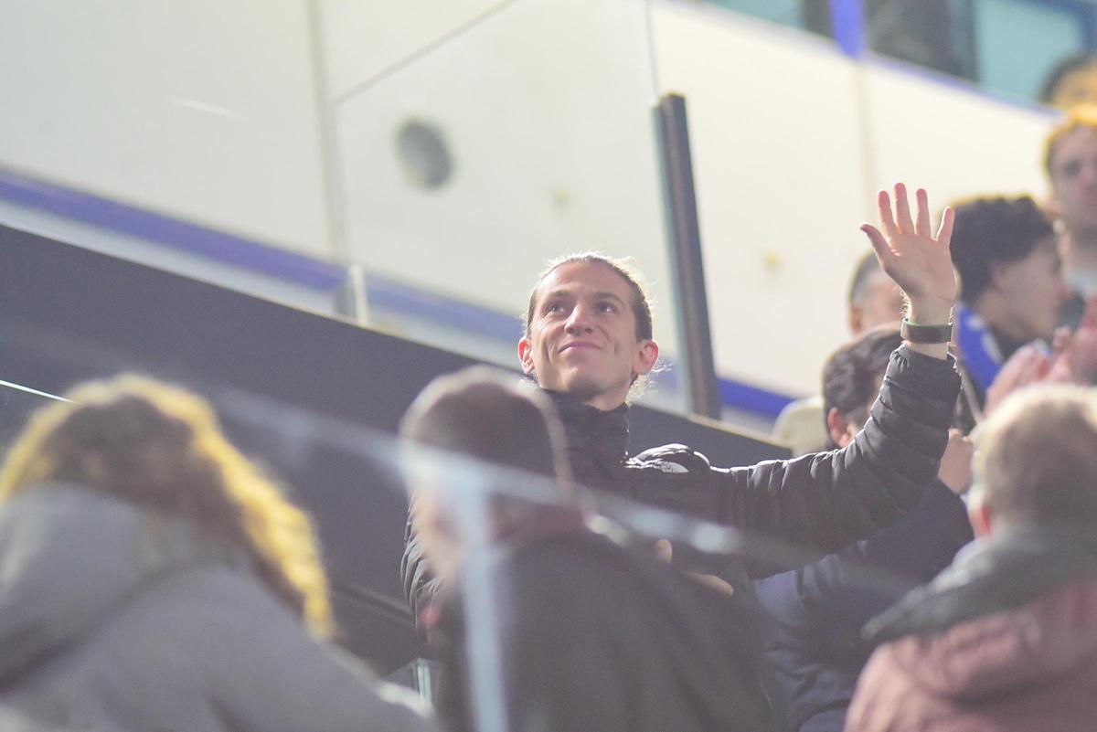 El Dépor estrena 2026 a medias y empata con el Cádiz en Riazor (2-2) El Dépor estrena 2026 a medias y empata con el Cádiz en Riazor (2-2)