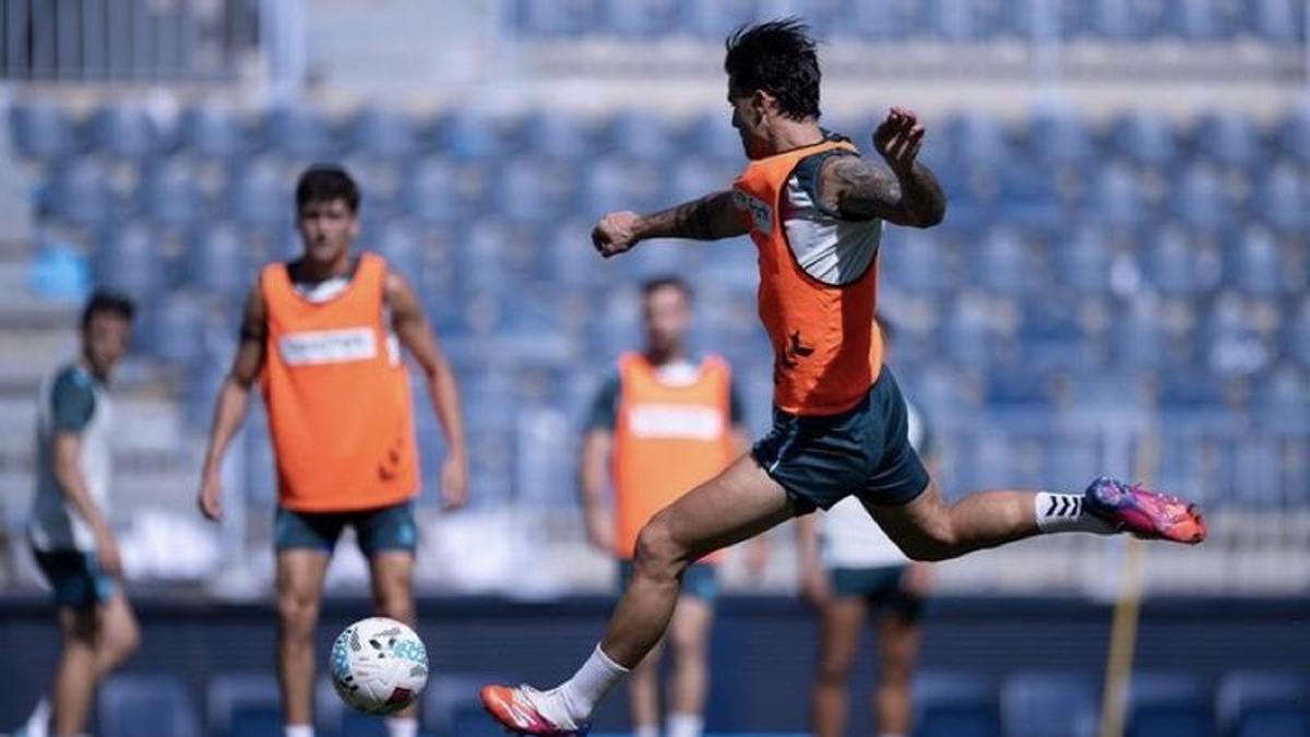 El Málaga CF entrenó este viernes por última vez este curso 2025/26 en La Rosaleda.