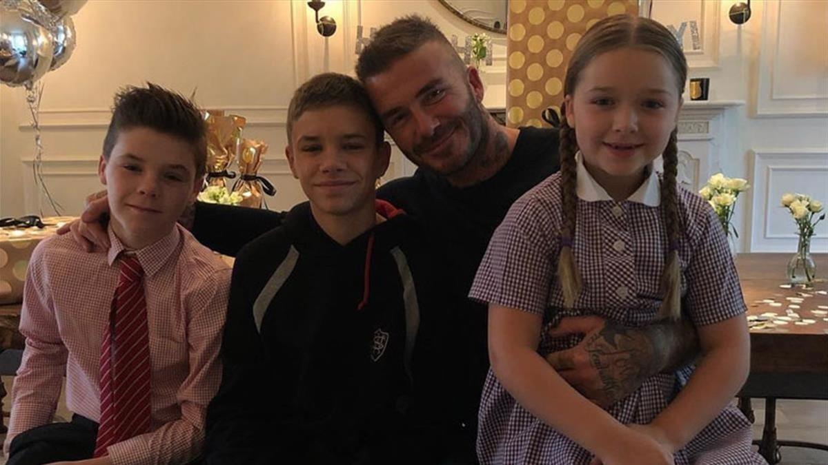 David Beckham cumple 43 años rodeado de las felicitaciones de su familia