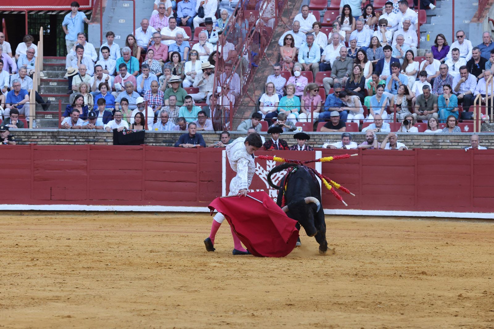 Javier Zulueta y Manuel Quintana abren la puerta de Los Califas