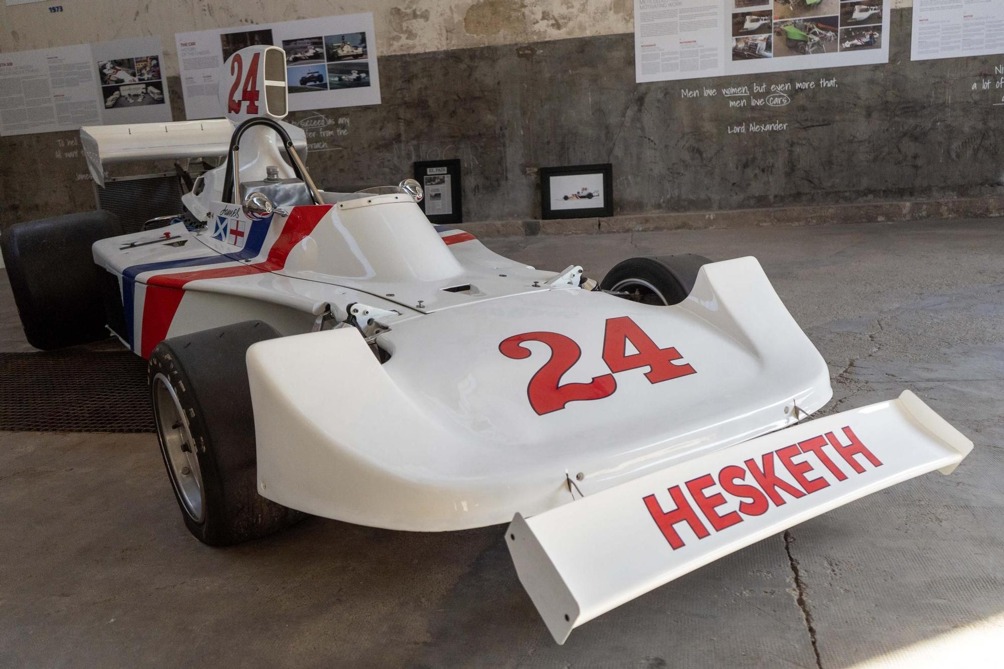 Imatges del bòlid Hesketh de Fórmula 1 que conduïa James Hunt, propietat de Miquel Liso a Manresa