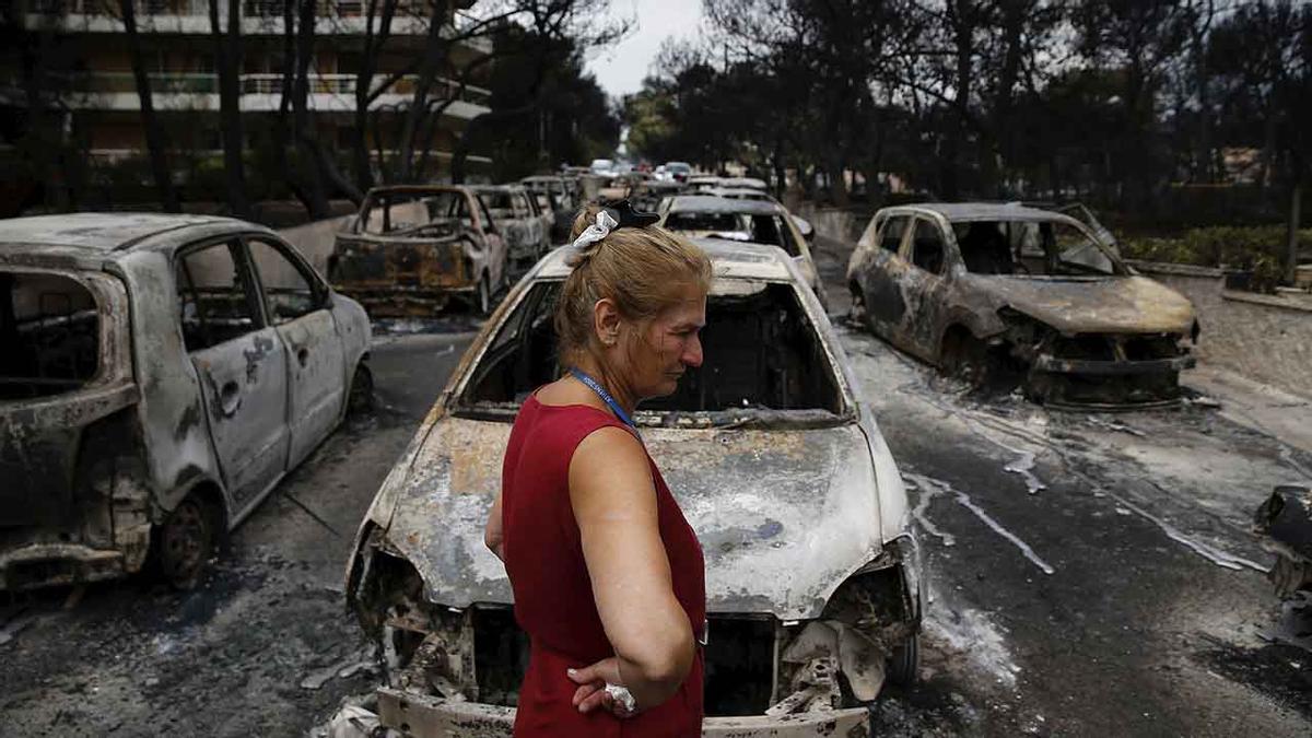 Grecia, sumida en las llamas. Decenas de personas atrapadas en la carretera al huir.