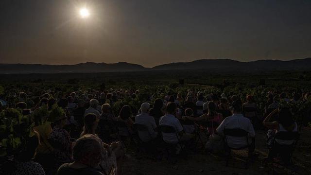 Eclipsi solar al concert del Festival Jordi Savall, ahir. | JORDI OTIX