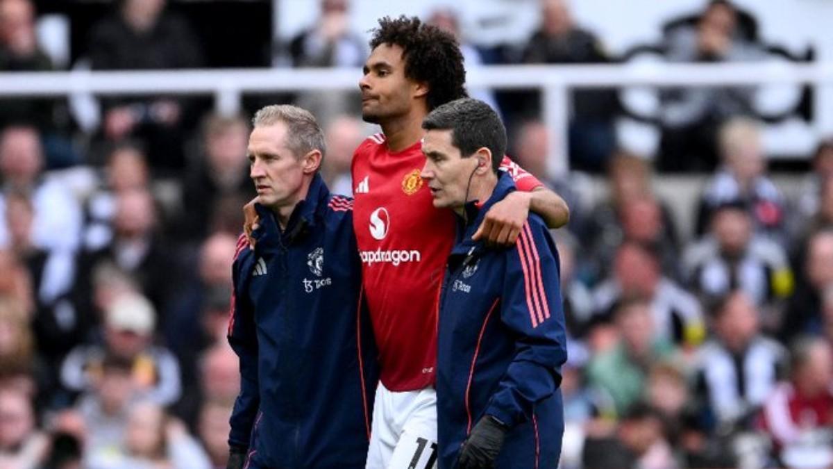 Zirkzee, lesionado con el United