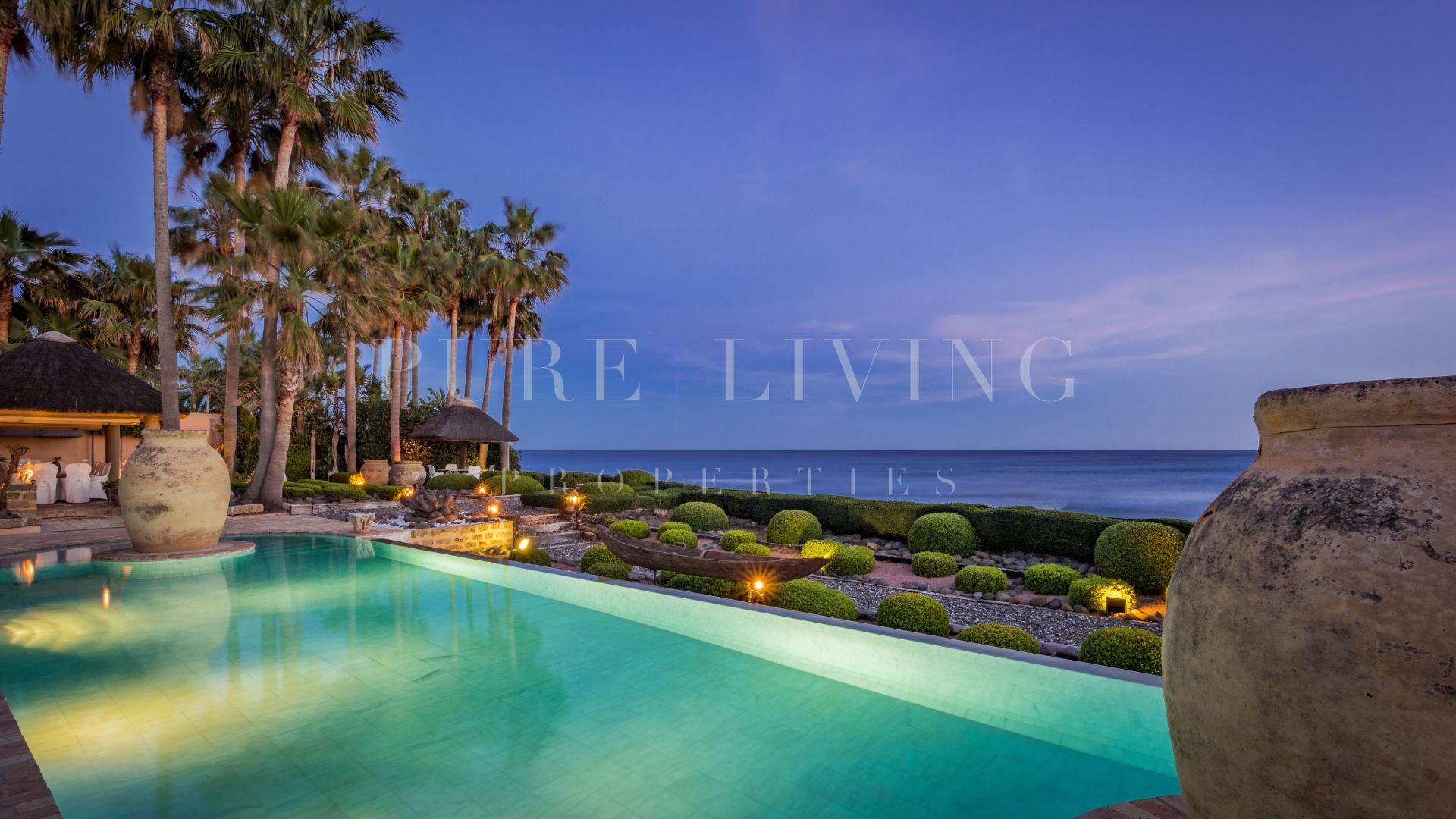 Mansión en la playa de Los Monteros, Marbella