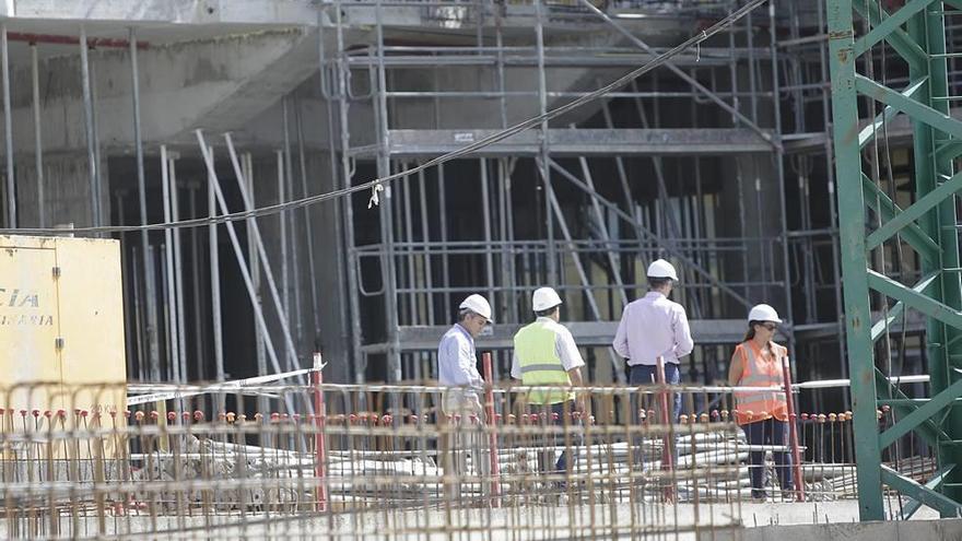 Las comprobaciones a pie de obra duraron toda la mañana.