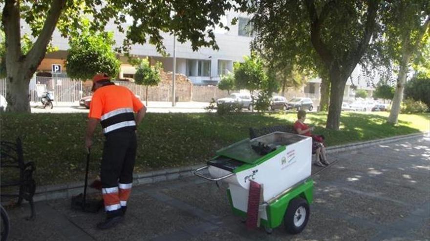 USO denuncia la limpieza de zonas privadas de Mérida por trabajadores de FCC