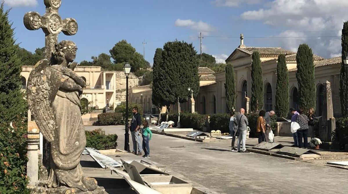 undefined49521230 sociedad cementerio de manacor  la foto  s de sebasti  sans190826154045