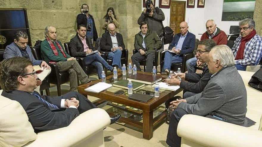 Los tabaqueros piden a la Junta de Extremadura que lidere la negociación del futuro de la producción