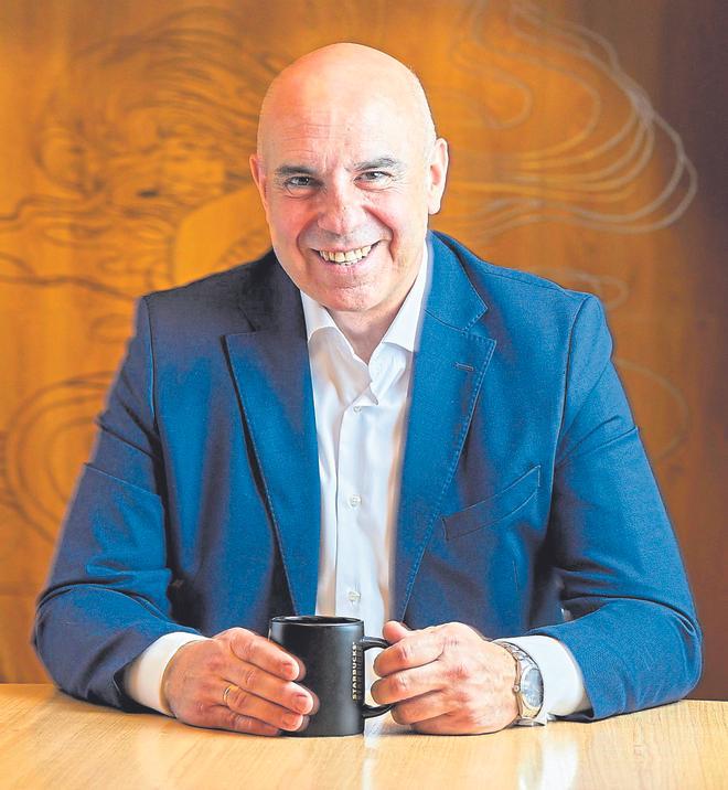 Antonio Romero (Starbucks Iberia): "Sería un error limitar el tiempo que puedes pasar en un Starbucks"
