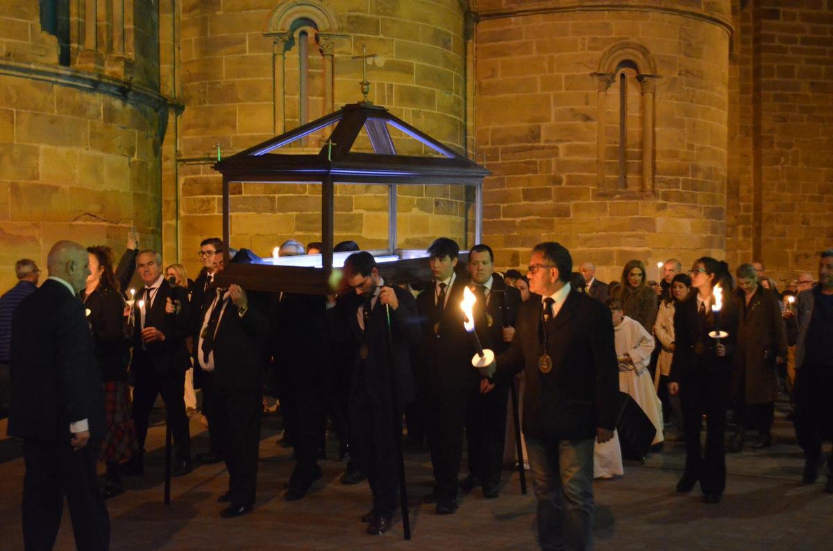 La nueva Procesión el Santo Sepulcro de Benavente, en imágenes