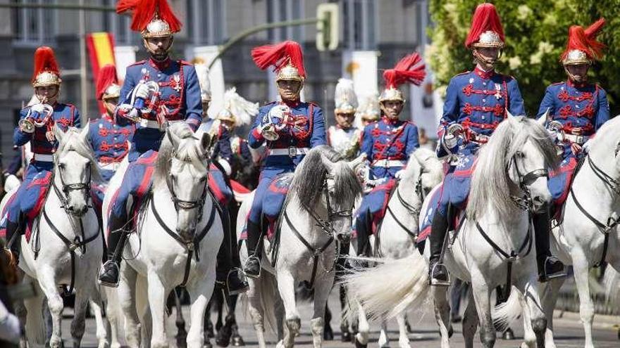 La Guardia Real a caballo en las calles de Madrid. // FDV