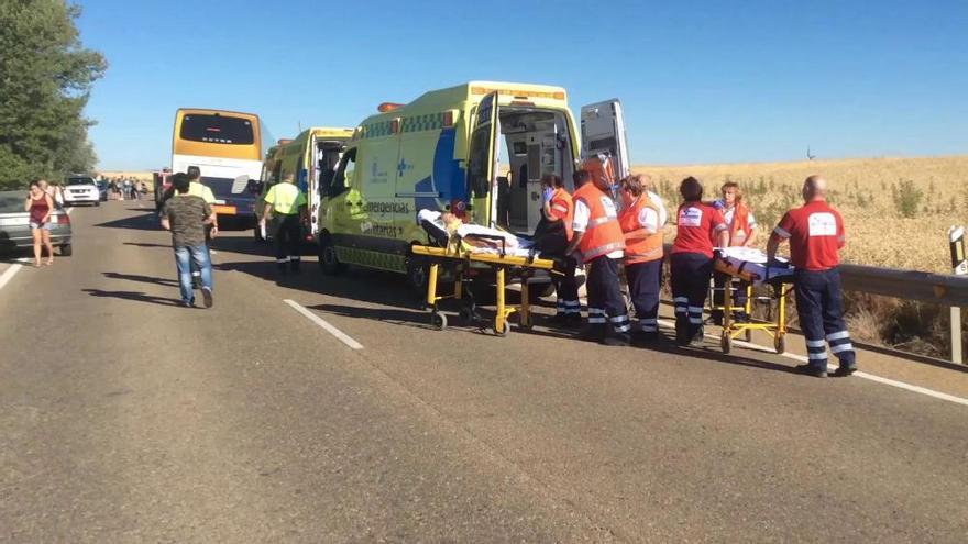 13 heridos,11 leves y dos graves, en un accidente en Fuentes de Ropel