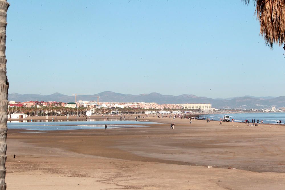 Una albufera en la playa de Las Arenas