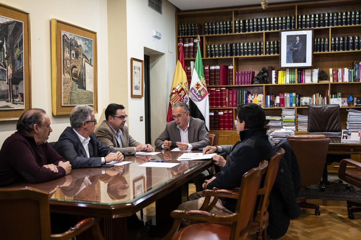 Así ha sido la reunión entre Pymecon y el delegado de Gobierno, José Luis Quintana