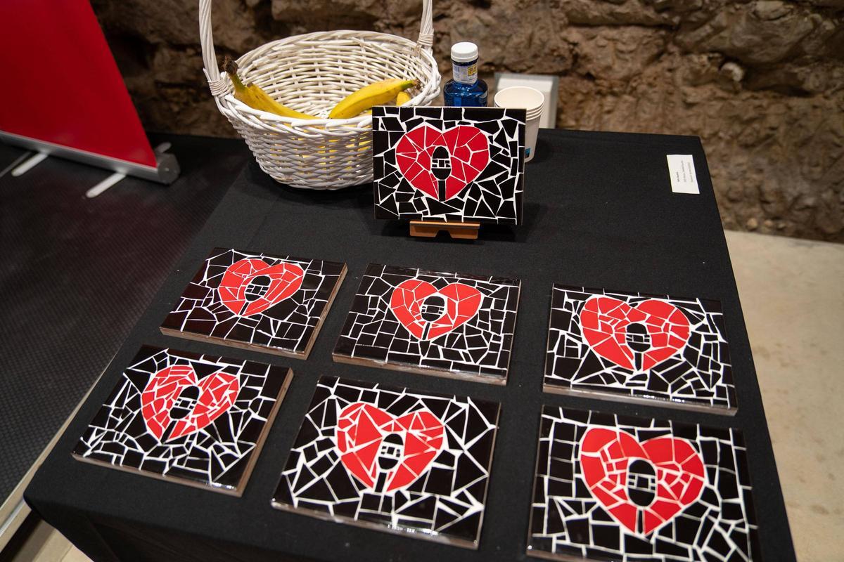 Els guardons que van rebre els premiats van ser dissenyats i elaborats pels usuaris del Centre Ocupacional Encaix, d'Ampans, a Sant Vicenç de Castellet