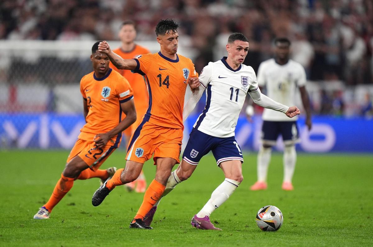 Tijjani Reijnders Pugna with Phil Foden, his new partner at the City, in the Eurocup semifinal between the Netherlands and England.