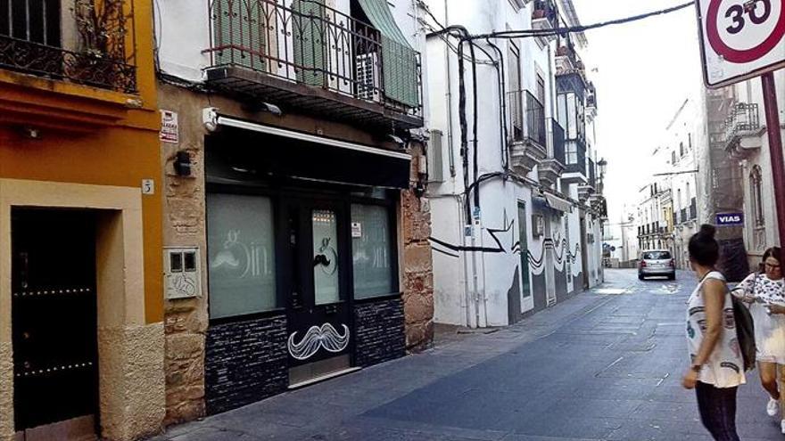 Pizarro: despoblación, aparcamiento, ruido y el dilema de los pisos turísticos en Cáceres