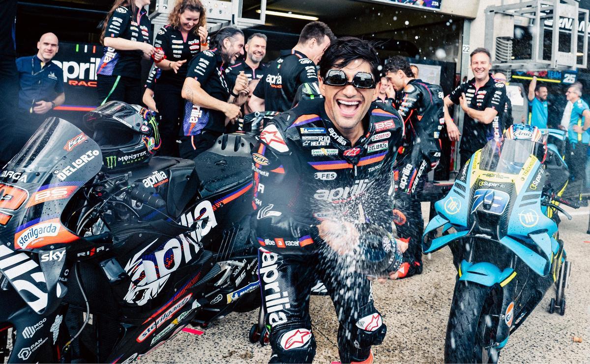 Fiesta grande en Aprilia, en Le Mans, con el triunfo doble de Jorge Martín.