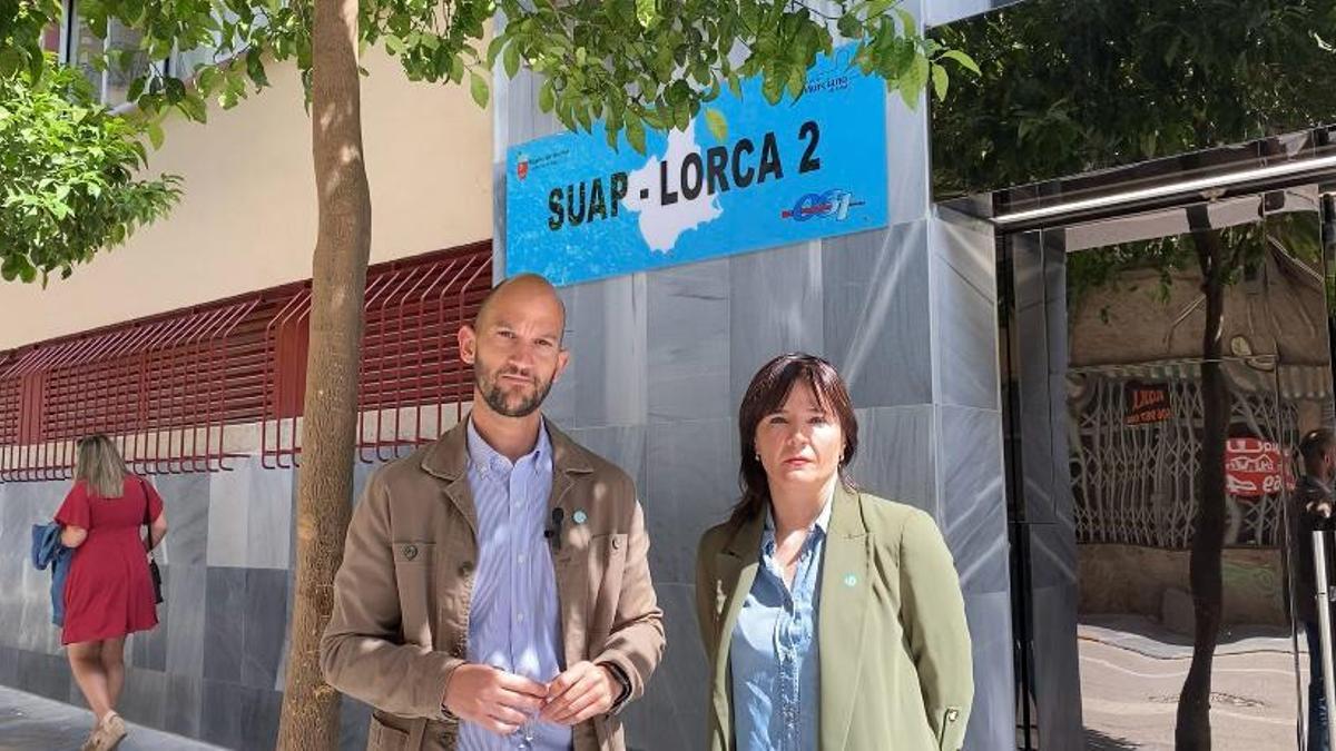 Sánchez y Ponce, esta mañana en la puerta del Santa Rosa de Lima.